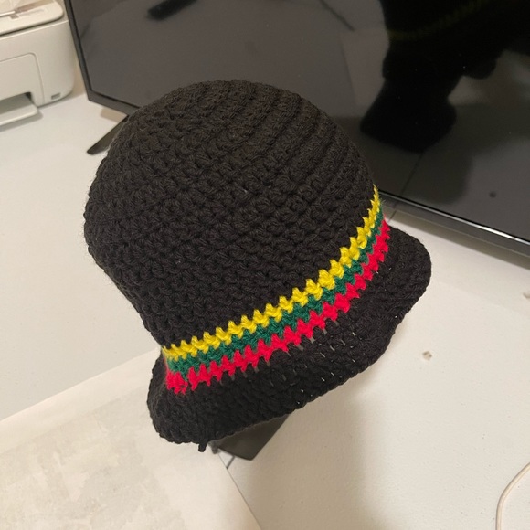 Knitted Hat. Black. New. Adult. One size. - Picture 5 of 6